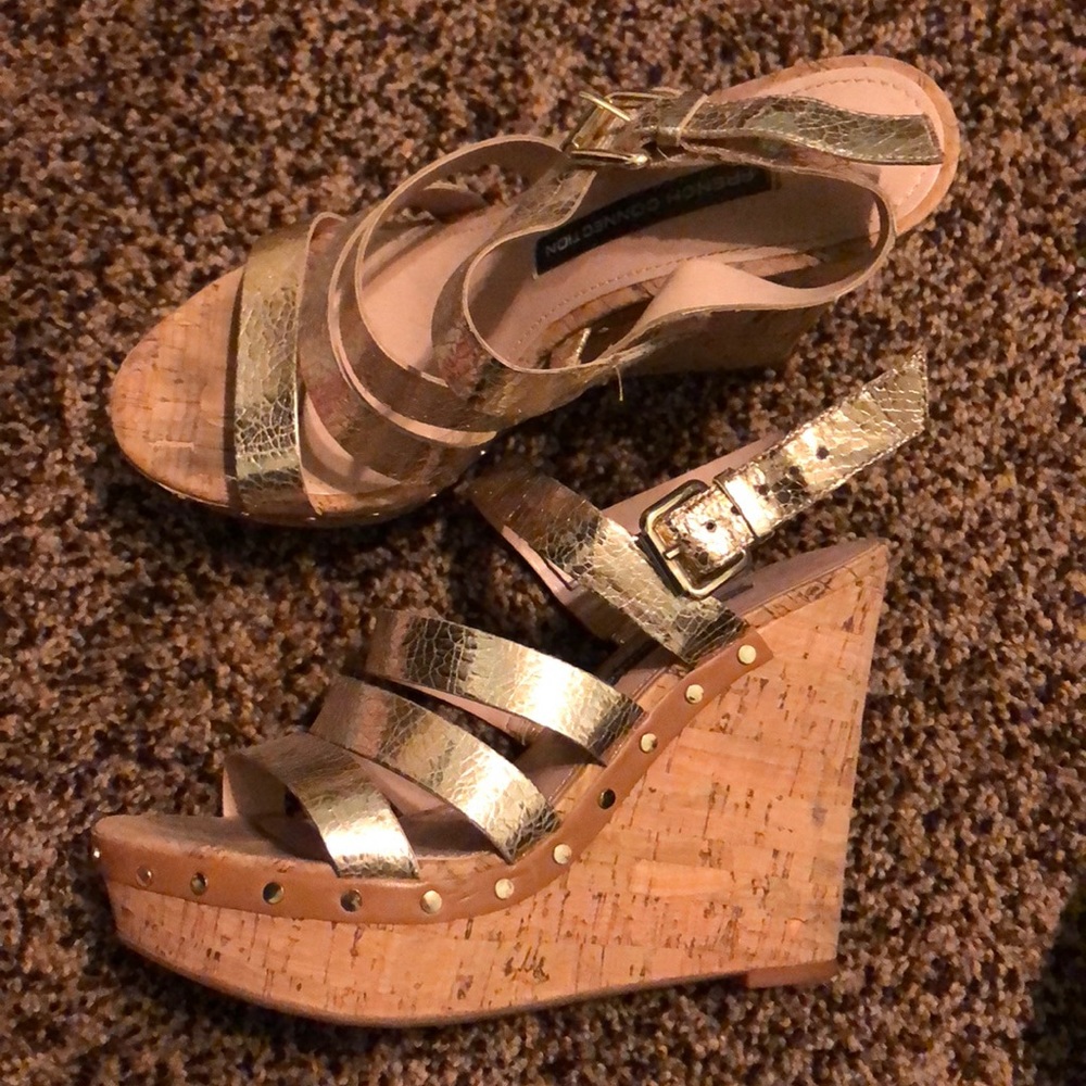 Gold wedges